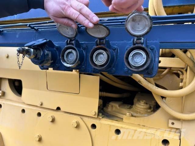 Komatsu D 85 P-18 Buldozere pe senile