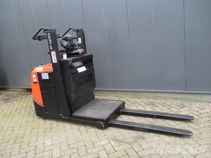 Toyota OSE 100W Stivuitoare de micã inaltime pentu logistica
