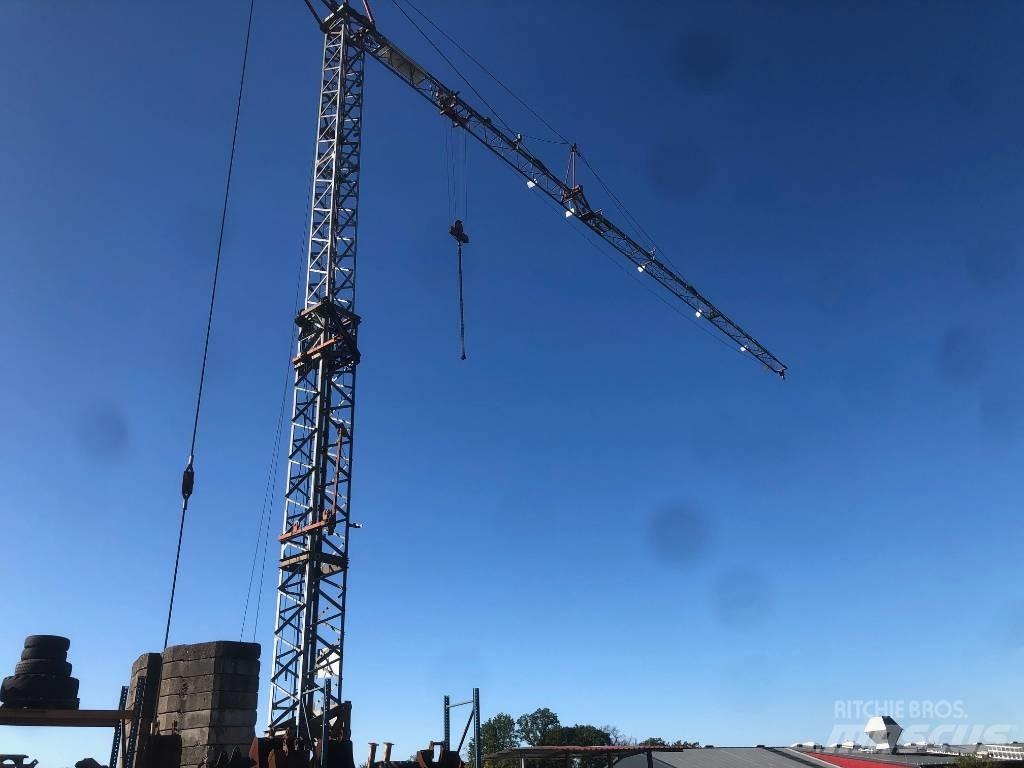 Wolff 3610 Self erecting cranes