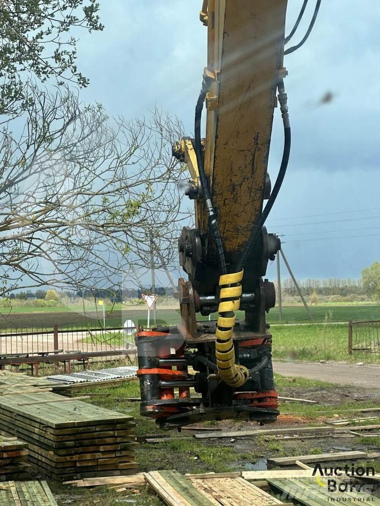 New Holland E 145 Excavatoare pe șenile
