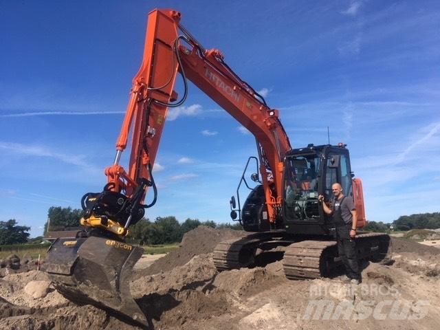 Hitachi ZX 135 US-6 Excavatoare pe șenile
