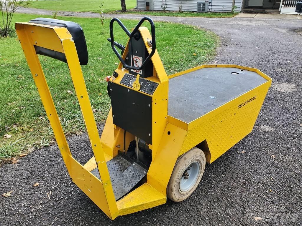 Taylor-Dunn SC090 Camioane de tractiune