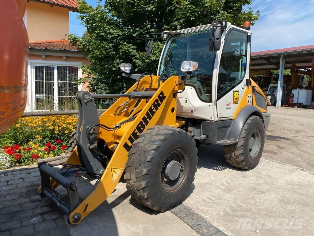Liebherr L 506 Incarcator pe pneuri