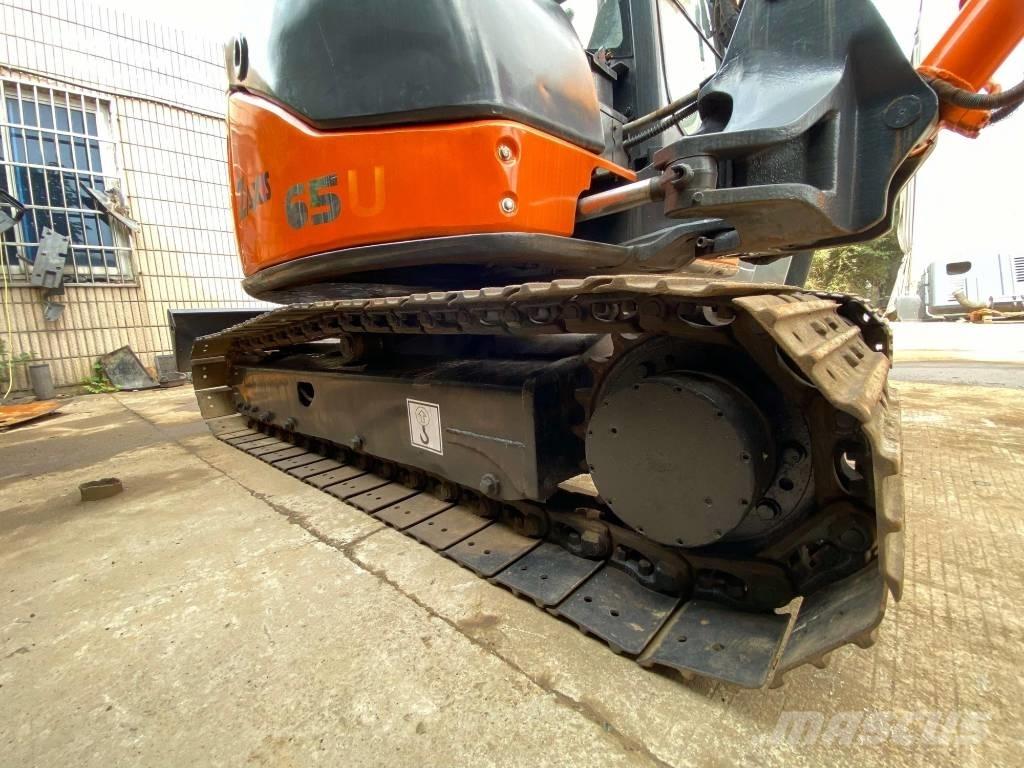 Hitachi ZX65 Mini excavatoare < 7t