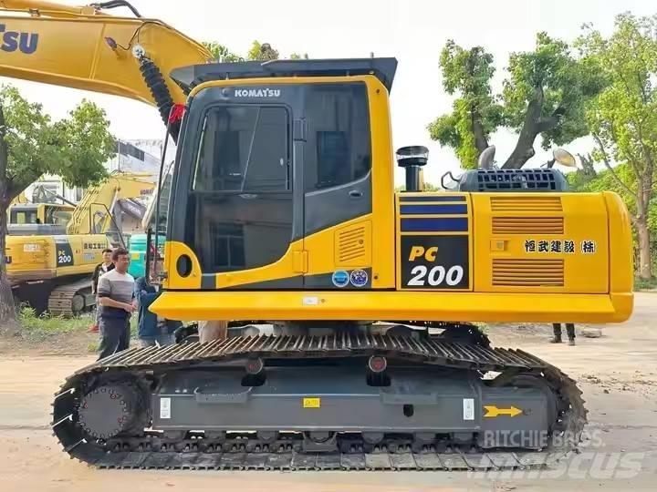 Komatsu PC200 Excavatoare pe șenile
