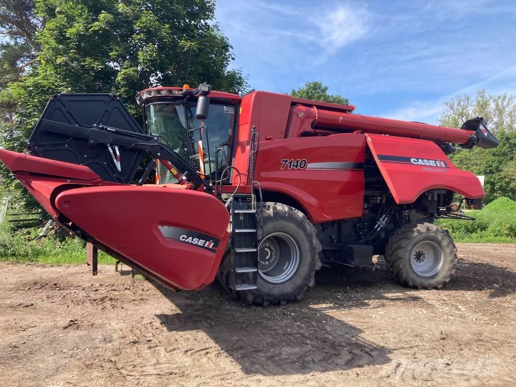 Case IH 7140 Combine de secerat