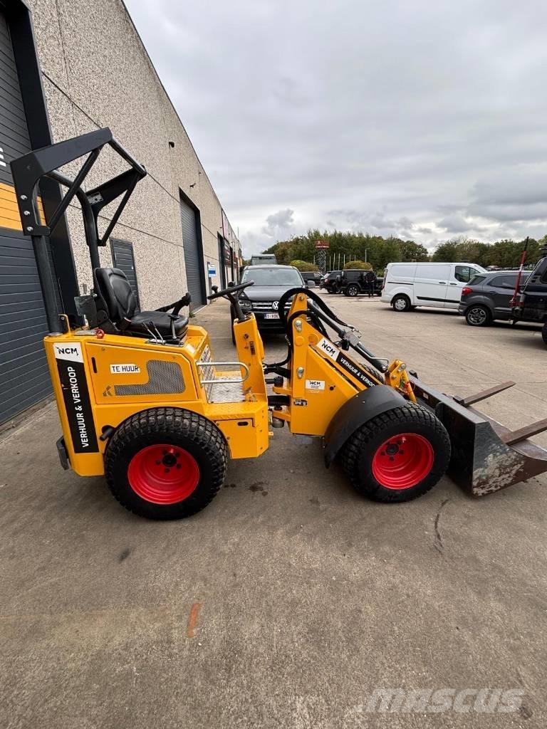 Knikmops KM 130 Incarcator pe pneuri