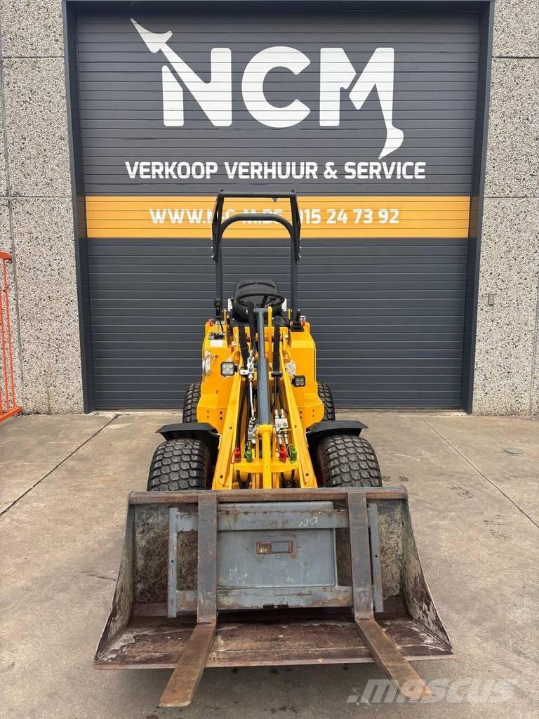 Knikmops KM 130 Incarcator pe pneuri