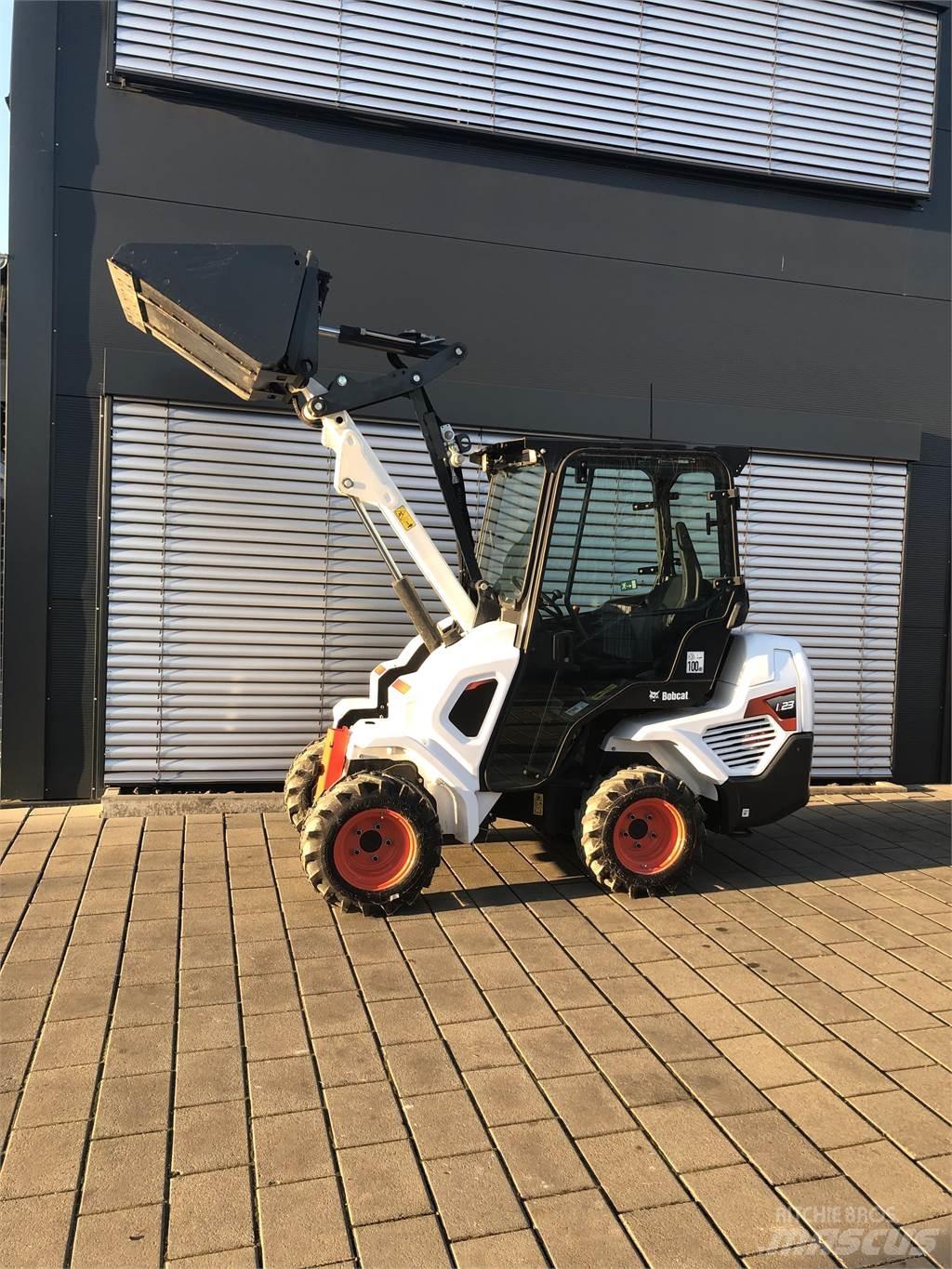  L23 Buldoexcavatoare