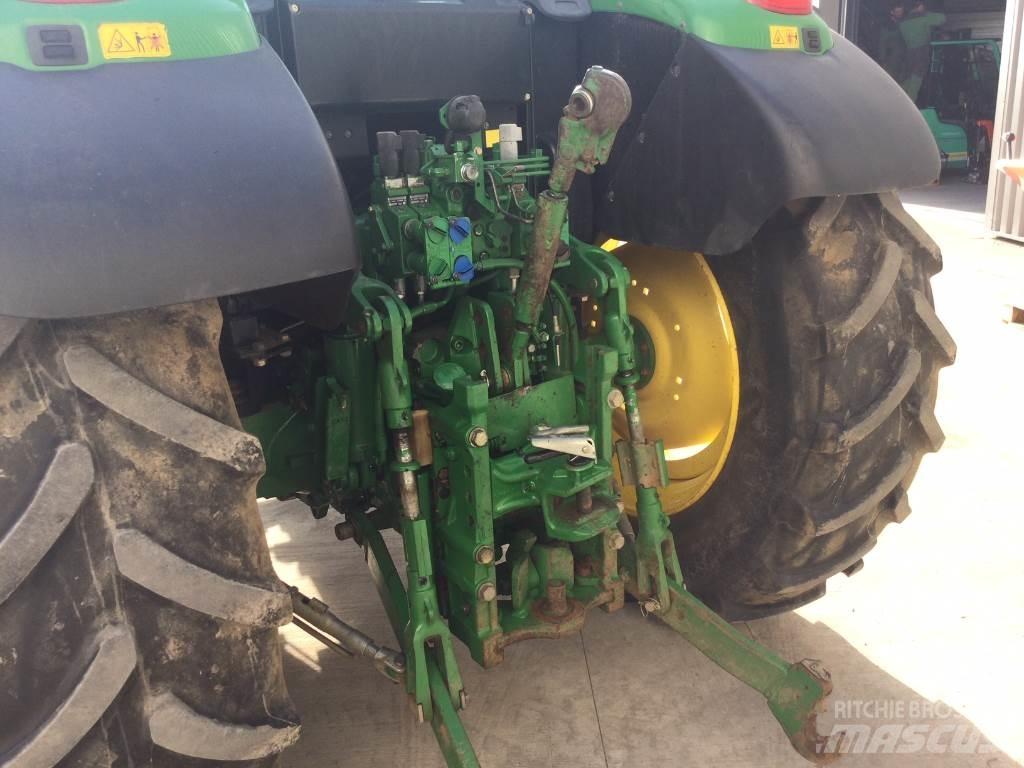 John Deere 6125M Tractoare