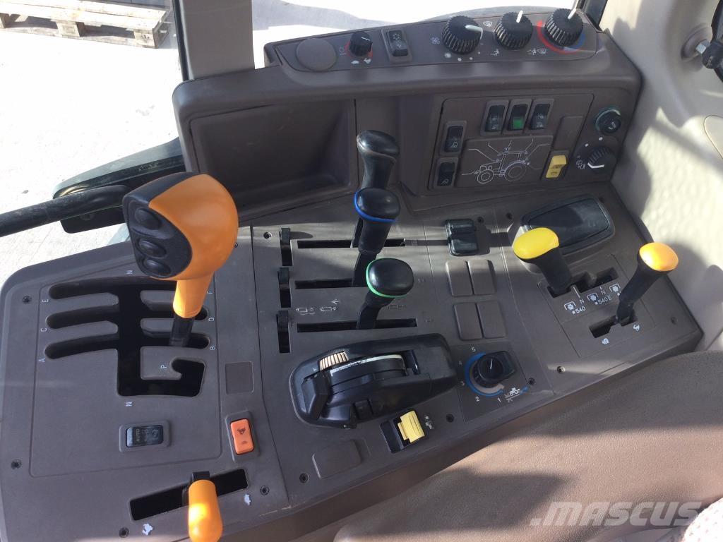 John Deere 6125M Tractoare