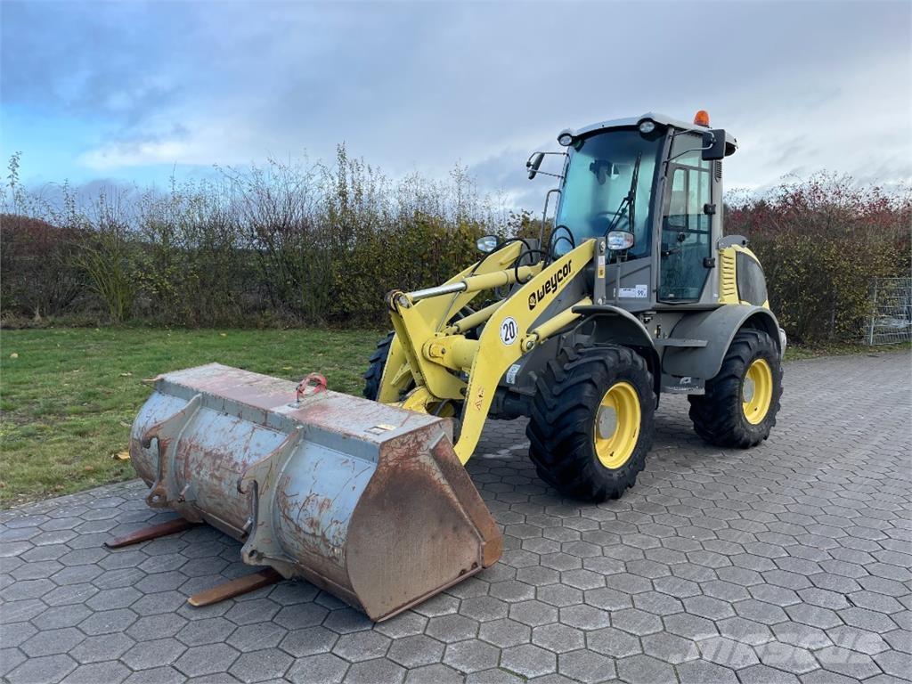 Atlas AR500 Incarcator pe pneuri