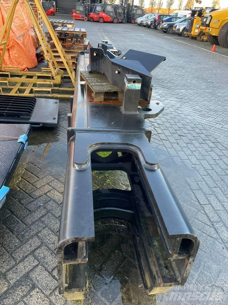 CAT 390 F L Sasiuri si suspensii
