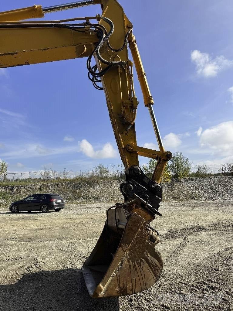 Komatsu PC 228 US-3 Excavatoare pe șenile

