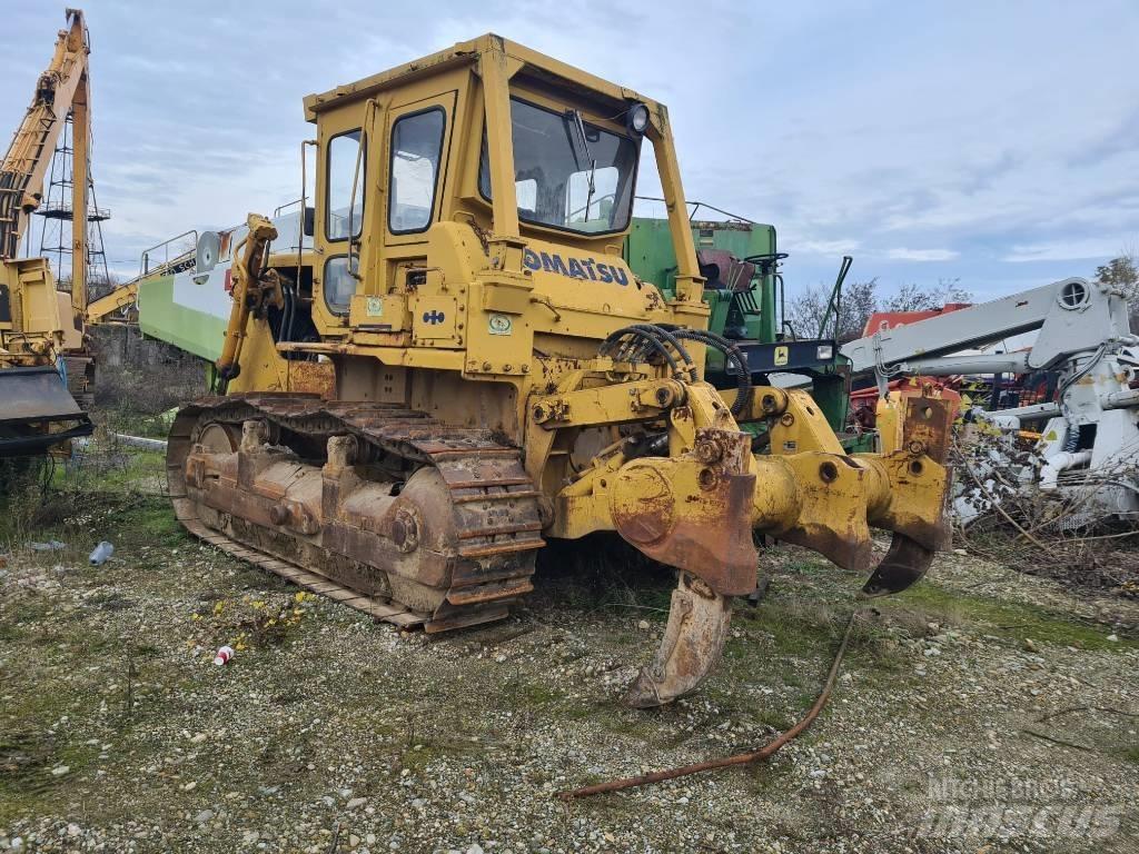 Komatsu D 85-18 Buldozere pe senile