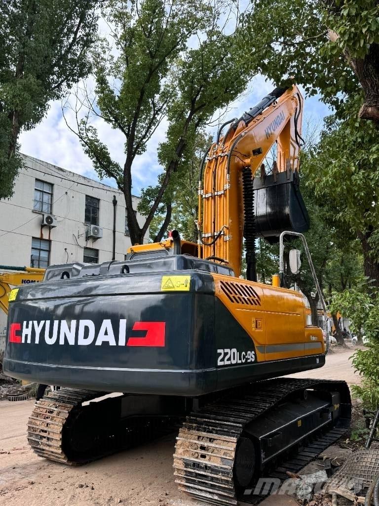 Hyundai 220LC-9S Excavatoare 7t - 12t