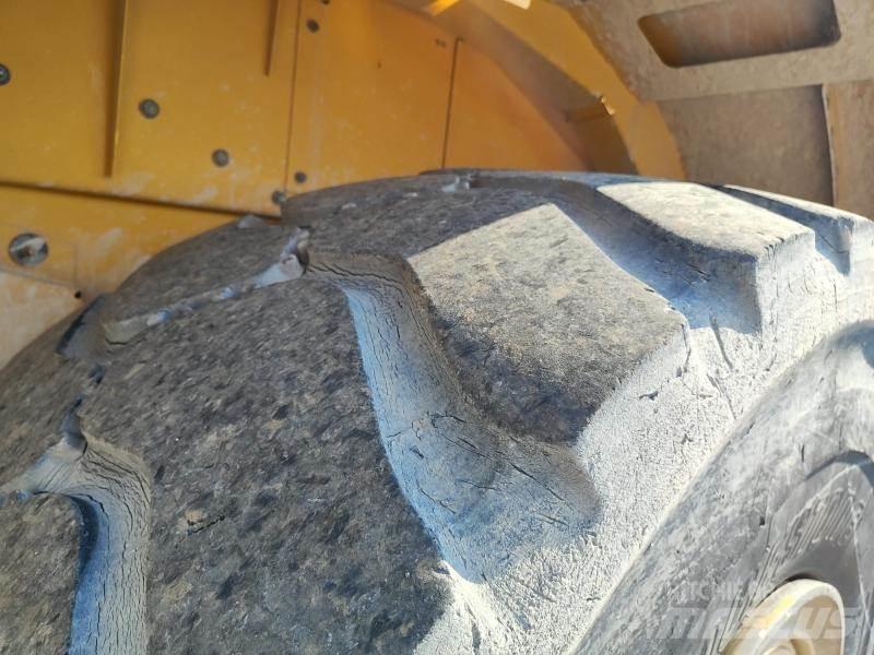 CAT 966M Incarcator pe pneuri