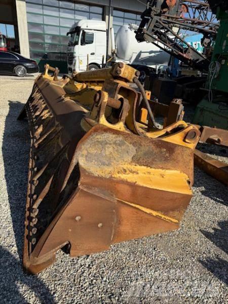 CAT D8T Buldozere pe senile