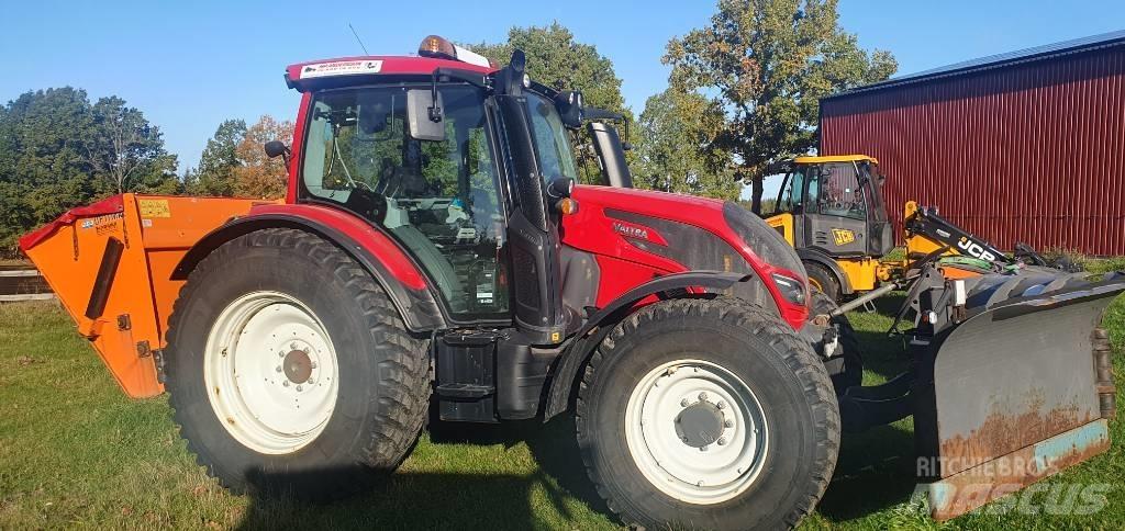 Valtra N114HT5 Tractoare