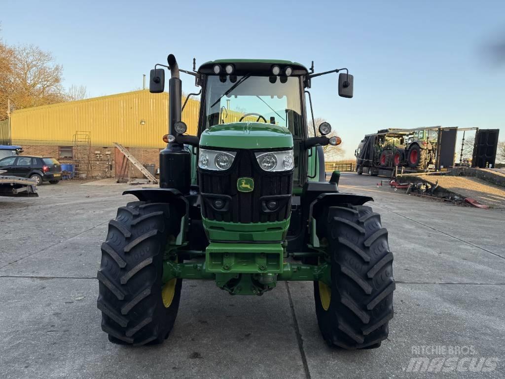 John Deere 6135M Tractoare