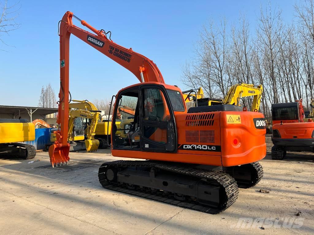 Doosan DX140 Excavatoare pe șenile
