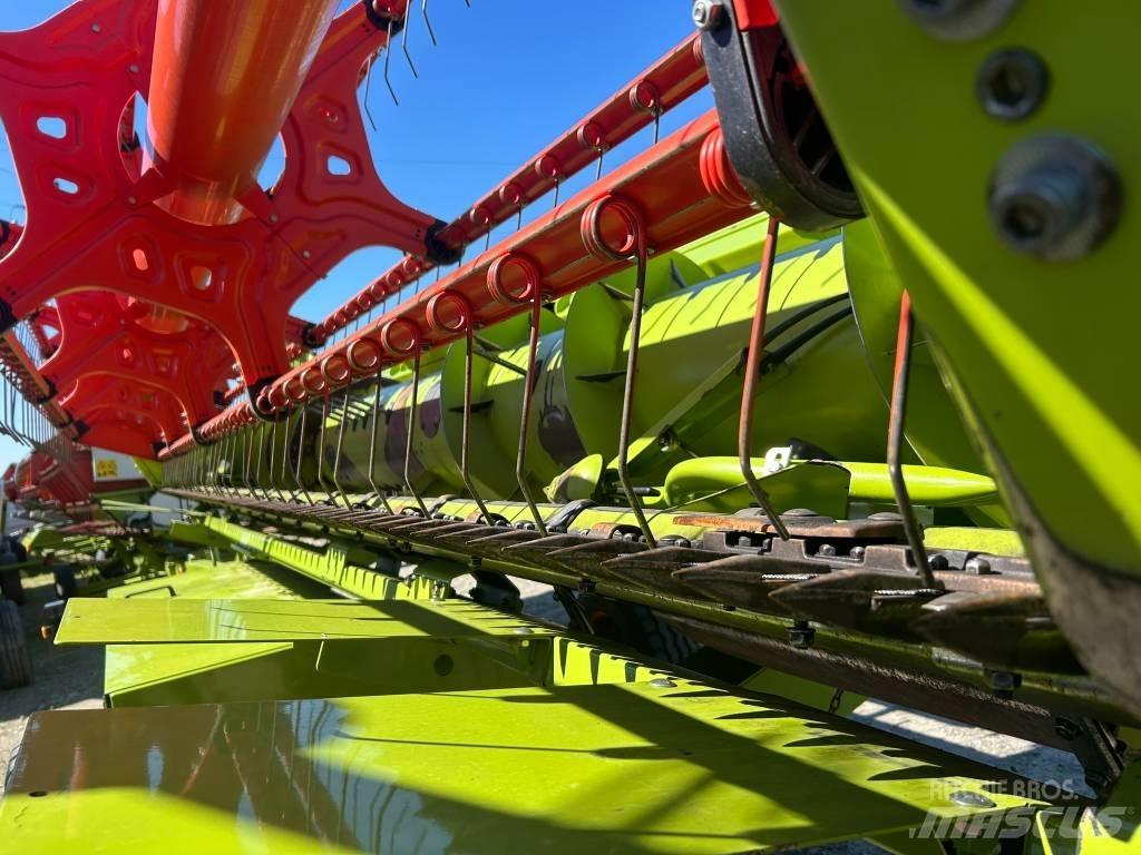 CLAAS Tucano 440 Combine de secerat