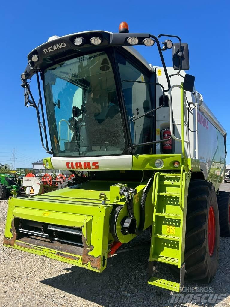 CLAAS Tucano 440 Combine de secerat