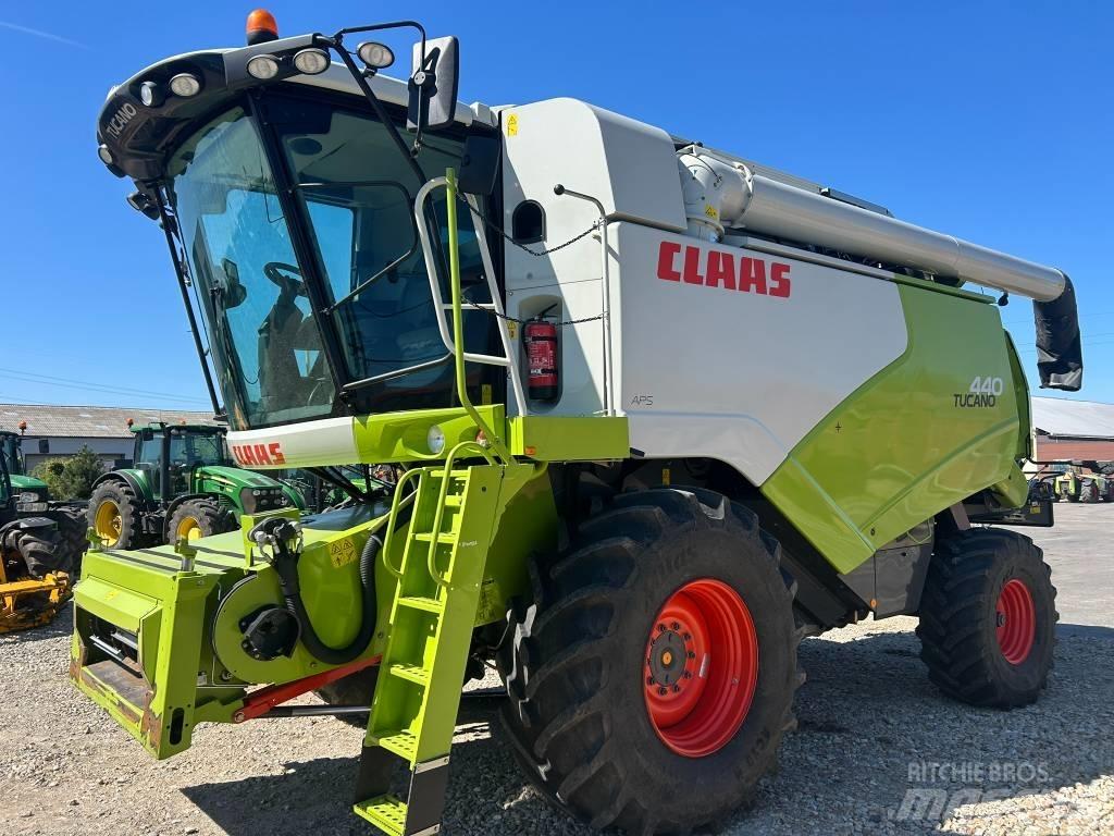 CLAAS Tucano 440 Combine de secerat