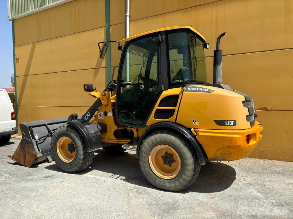 Volvo L 25 F Incarcator pe pneuri