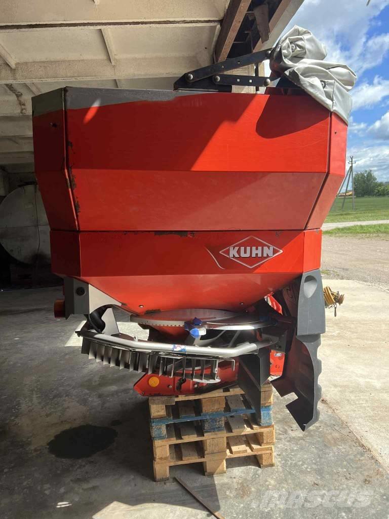 Kuhn 40.1W Împrastierea mineralelor