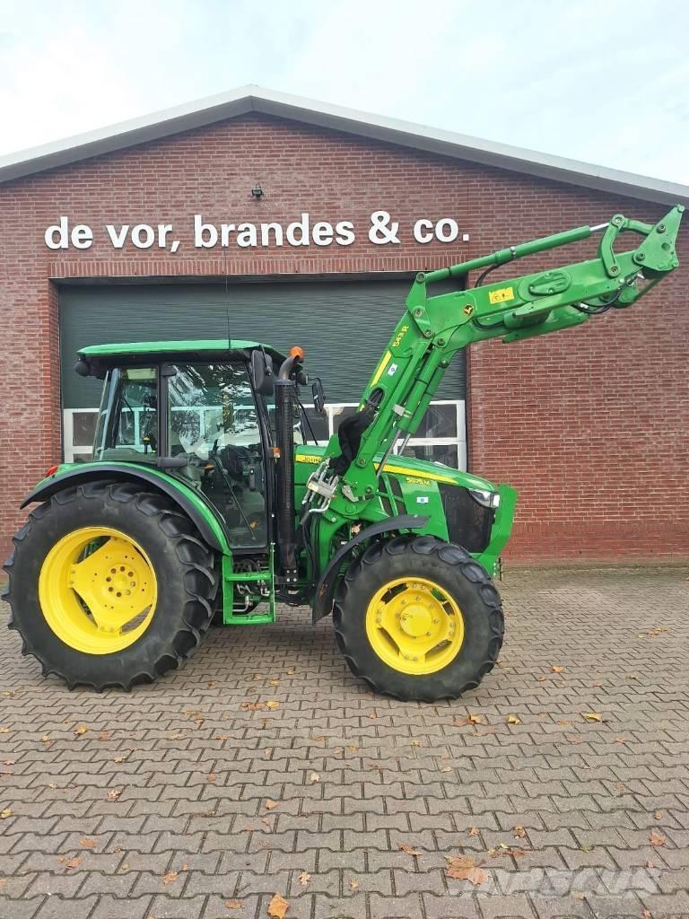 John Deere 5075M Tractoare