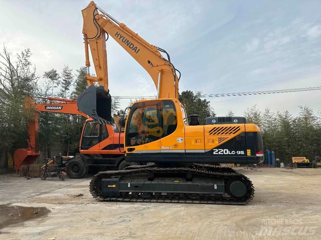 Hyundai R220 Excavatoare pe șenile
