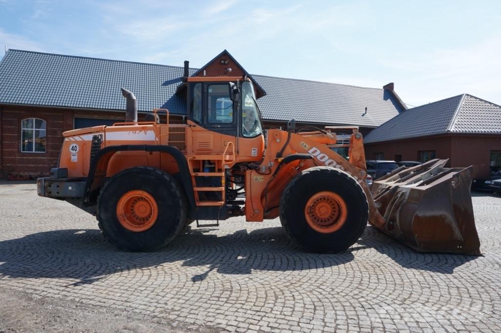 Doosan DL 400 Incarcator pe pneuri