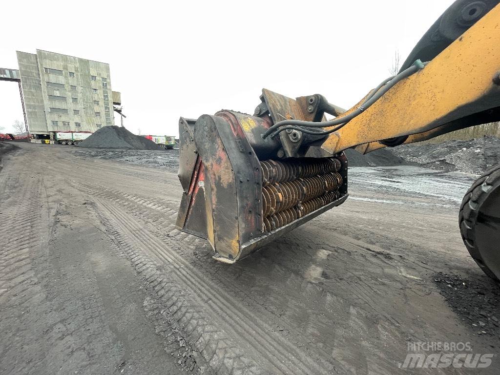 Liebherr L 580 Incarcator pe pneuri