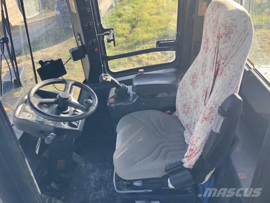 LiuGong 835 H Incarcator pe pneuri