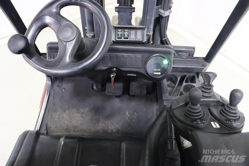 Linde E30-02 Stivuitor electric