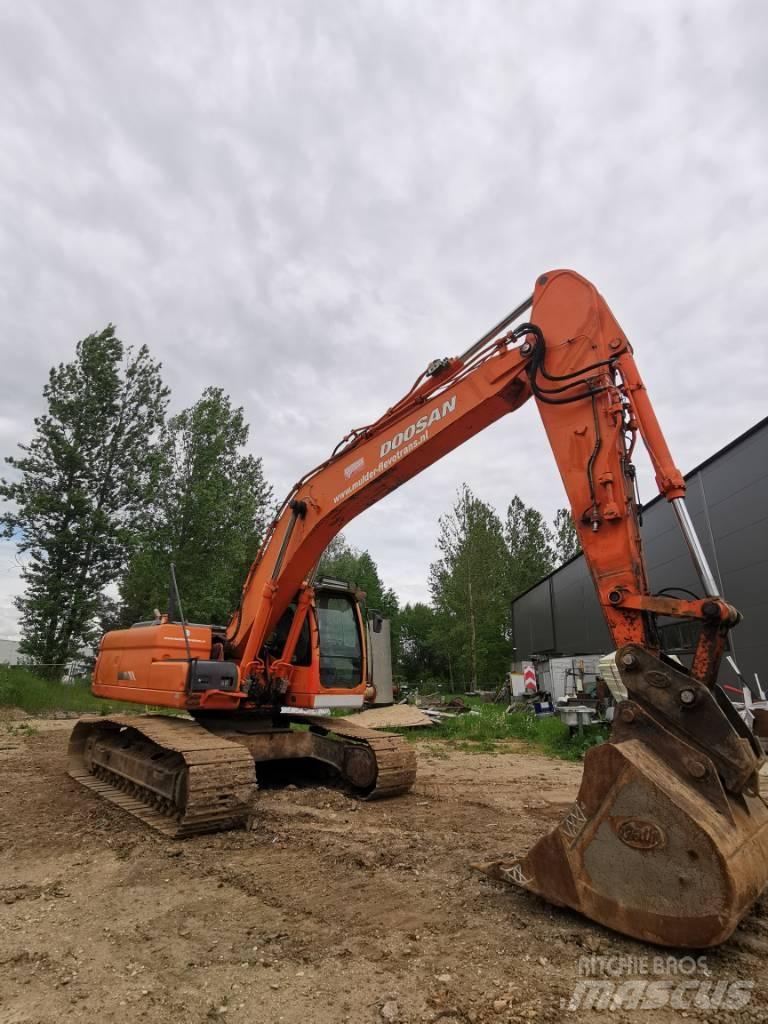 Doosan DX 225 LC Excavatoare pe șenile
