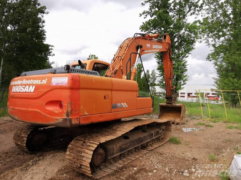 Doosan DX 225 LC Excavatoare pe șenile
