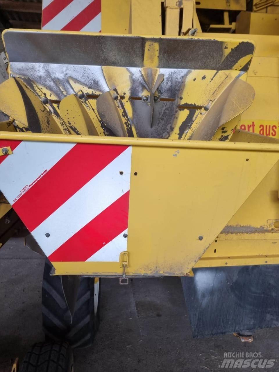 New Holland TF 76 Combine de secerat