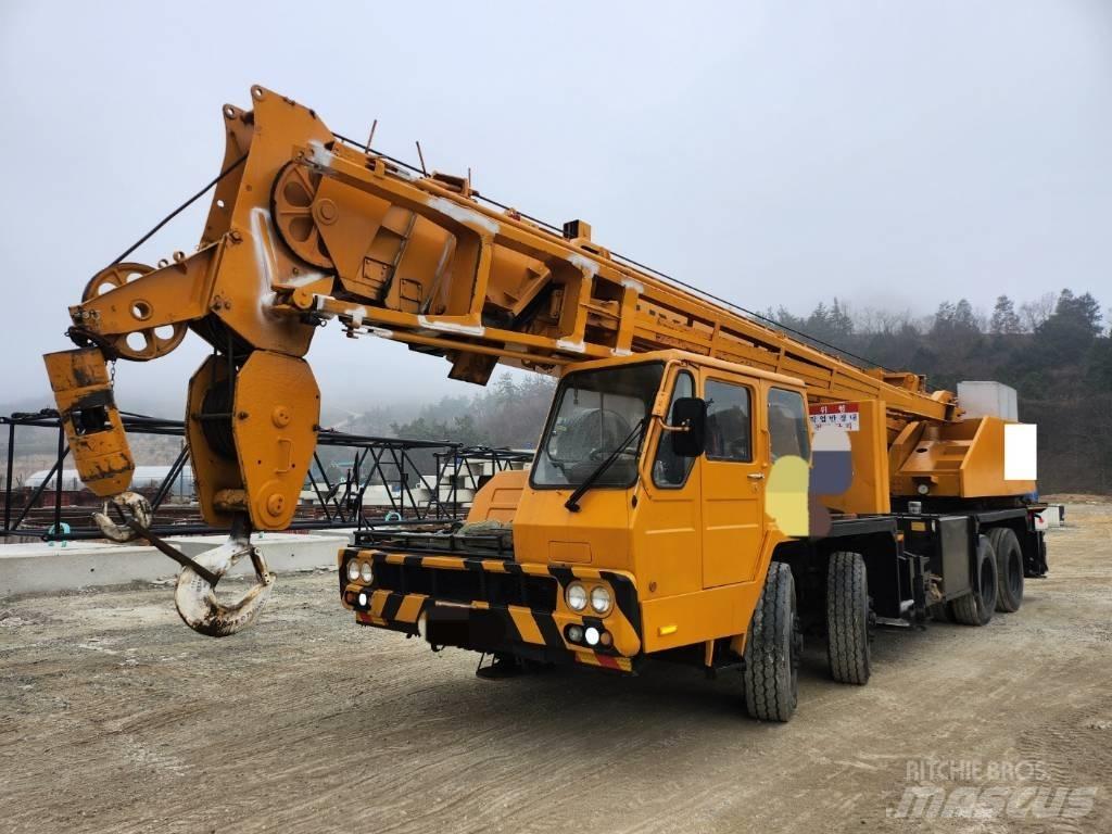 Hyundai HC 50 Macara pentru orice teren