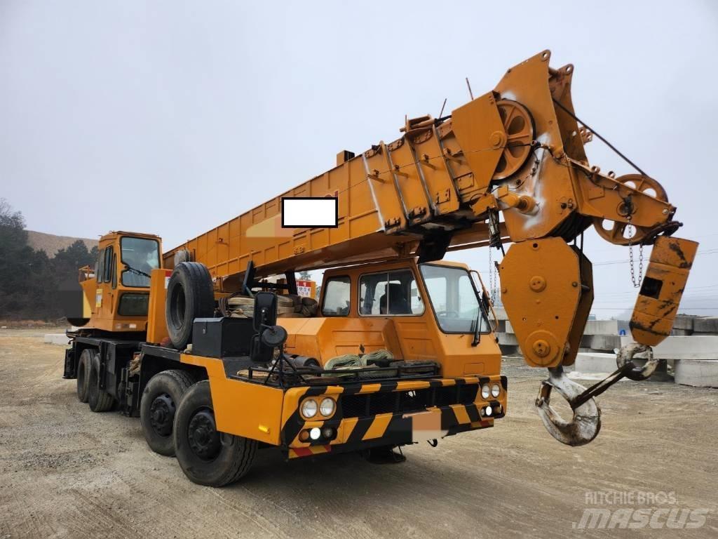 Hyundai HC 50 Macara pentru orice teren