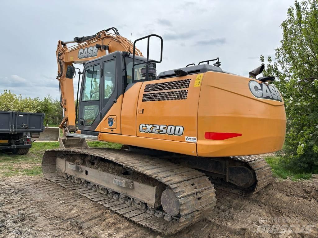 CASE CX 250 D Excavatoare pe șenile
