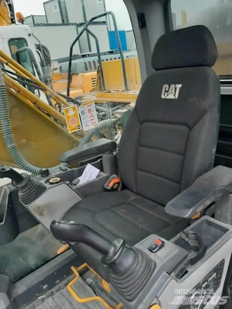 CAT 320 Excavatoare pe șenile
