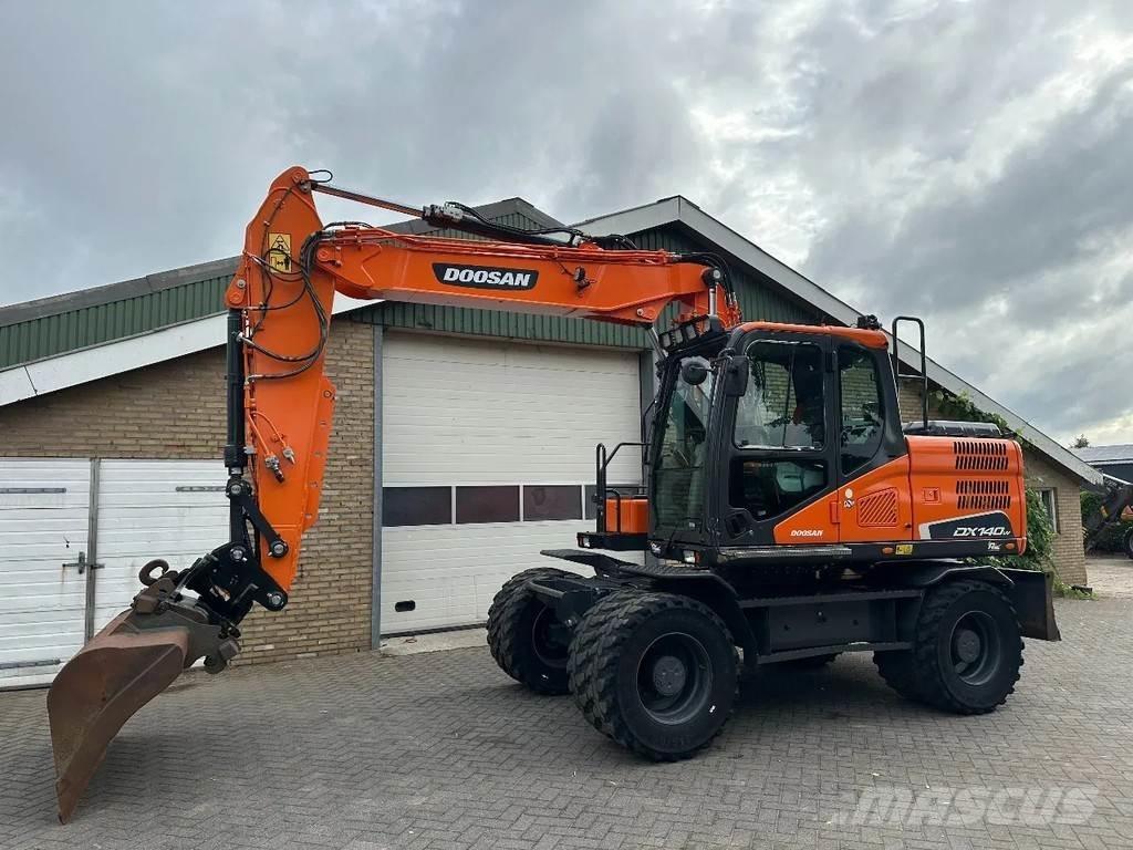Doosan DX140W-5 Excavatoare cu roti