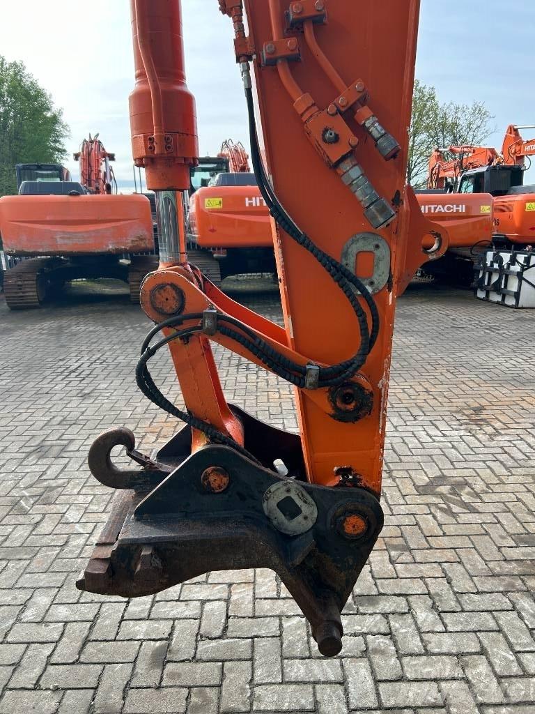 Hitachi ZX 140 W-3 Excavatoare cu roti