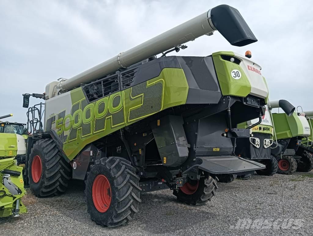 CLAAS TRION 750 Combine de secerat