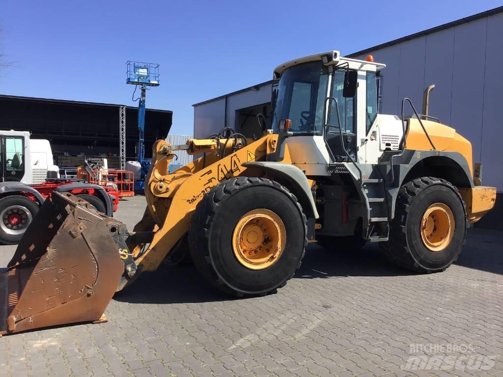 Liebherr L 544 Incarcator pe pneuri