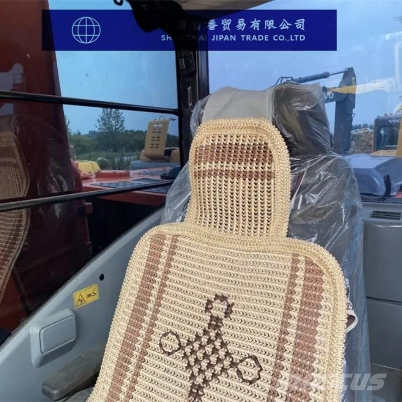 Hitachi ZX 210 Excavatoare pe șenile
