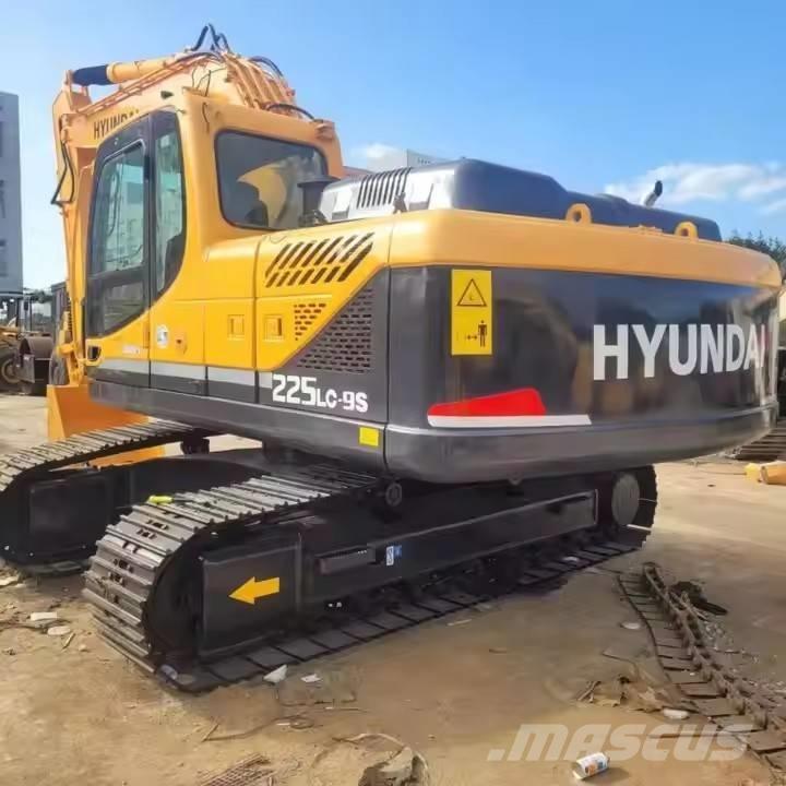 Hyundai 225LC-9S Excavatoare pe șenile
