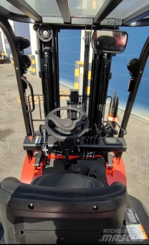 EP EQUIPMENT EFL302 Stivuitor electric